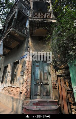 dilapidated building in Kali ghat, Kolkata, West Bengal,India, Asia Stock Photo