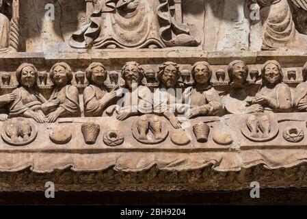 Italien, Mezzogiorno, Apulien / Puglia, Murge, Altamura, Kathedrale Santa Maria Assunta, Relief Stock Photo