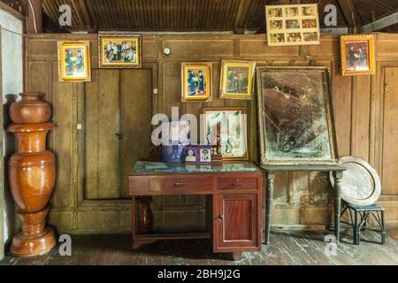 Cambodia, Battambang, Wat Kor Village, Khor Sang House, interior of traditional Khmer wooden house built in 1907 Stock Photo