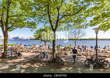Germany, Hamburg, Övelgönne, Elbe, bridge 10 in the beach house, restaurant, fish restaurant, cafe, terrace Stock Photo