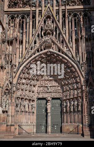 France, Alsace, Strasbourg, Strasbourg Cathedral, facade, west side, main portal Stock Photo