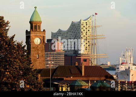 Europe, Germany, Hamburg, harbor ,Glasenturm tower and Elbphilharmonie, Kehrwiederspitze, Cap San Diego, museum ship,