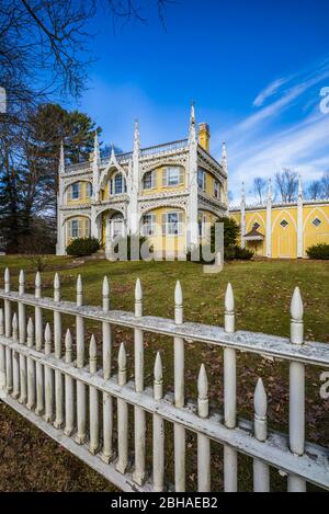 USA, Maine, Kennebunkport, the abandoned Wedding Cake House, the Most Photographed House in Maine Stock Photo