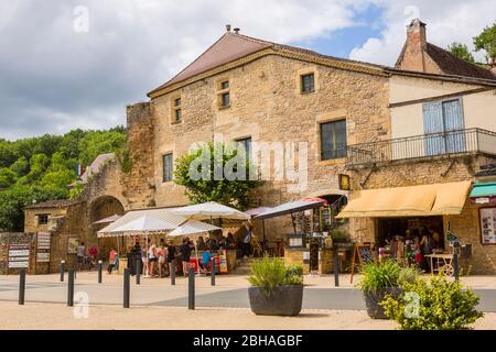 Limeuil, France - August 15, 2019: Medieval village with typical houses, overlooking the confluence of the Dordogne and Vézère rivers. Limeuil, in the Stock Photo