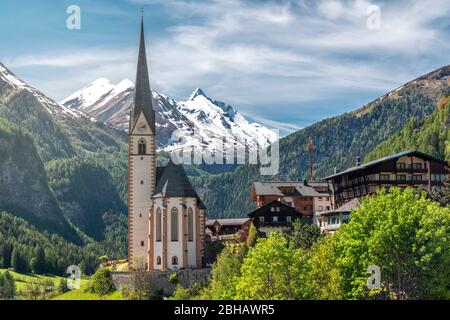 St Vincent Church in Heiligenblut am Großglockner, High Tauern National Park, distrit of Spittal an der Drau, Carinthia, Austria, Europe Stock Photo