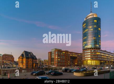 Germany, Hamburg, the Columbus house, also Hanseatic Trade Center Tower is an office building in the Hafencity, which was completed in 2002. Height 77 m, floors 23 Stock Photo