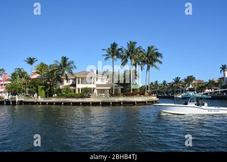 Views from a water taxi trip taking in Fort Lauderdale's Intracoastal Waterway, a canal system featuring luxury real estate such as Millionaire's Row Stock Photo