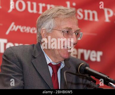 Austin Texas USA,  June 10 2010: Seymour Hersh, freelance journalist whose reporting during the Vietnam War on the My Lai massacre won him the Pulitzer Prize in 1970, speaks to a dinner crowd in remembrance of the late journalist Molly Ivins. Hersh told of the days when Ivins, a well-known liberal Texas writer, worked at the New York Times and clashed repeatedly with legendary editor Abe Rosenthal.  ©Bob Daemmrich Stock Photo