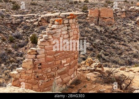 UT00511-00...UTAH - Ancestral Pueblo People structure at Hovenweep National Monument with  Stronghold House and Twin Towers in the distance. Stock Photo