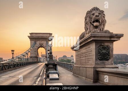 Chain bridge on Danube river at sunrise in Budapest, Hungary Stock Photo