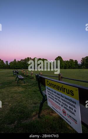 warning sign don't sit on the floor Stock Photo - Alamy