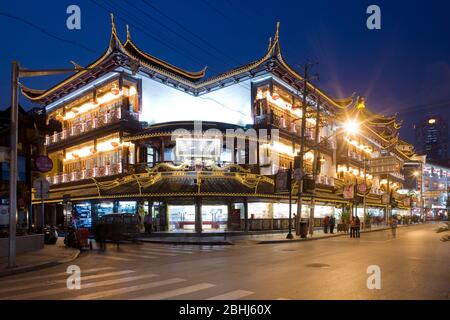 Old Town, Shanghai, China, Asia - Markets around Yuyuan Gardens. Stock Photo