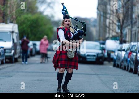 LOUISE THE PIPER - Edinburgh Piper