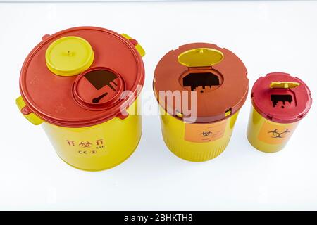 Medical waste container medical disposal bin sharp disposal safe sharp  container. Medical waste bin 0,7 liter. Yellow biohazard medical  contaminated c Stock Photo - Alamy