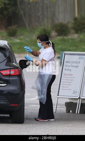 Chessington, UK. 27th Apr, 2020. NHS staff are tested at a NHS coronavirus drive through testing facility in Chessington, south west of London. Credit: James Boardman/Alamy Live News Stock Photo