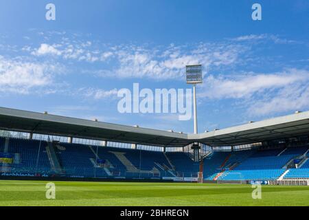 Bochum, Deutschland. 27th Apr, 2020. firo: 27.04.2020, football, 2.Bundesliga, season 2019/2020, VfL Bochum 1848, suspension of matchdaye until at least the beginning of May 2020, because of Corona, Coronavirus, Covid-19, VONOVIA RUHRSTADION, from above, aerial photo, drone, drone photo, empty stadium, pitch checkered pattern, Sudtribune | usage worldwide Credit: dpa/Alamy Live News Stock Photo