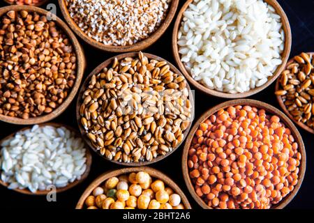 Different types of cereals (oat and corn flakes Stock Photo - Alamy