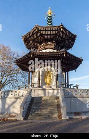 London Peace Pagoda, Battersea Park, London, UK Stock Photo