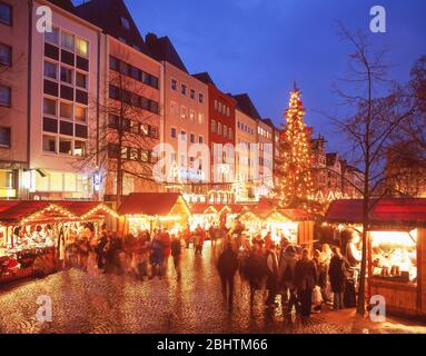 Alter Markt Christmas Market at dusk, Cologne (Koln), Nordrhein ...