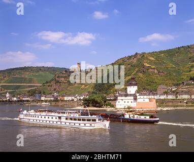 Riverboats passing Pfalzgrafenstein Castle on River Rhine, Kaub, Rhineland-Palatinate, Federal Republic of Germany Stock Photo