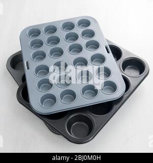 Non-stick metal muffin baking tins - Stock Photo