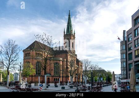 Die evangelische Johanneskirche auf dem  Martin-Luther-Platz, Landeshauptstadt Duesseldorf, Nordrhein-Westfalen, Deutschland, Europa |  The protestant Stock Photo