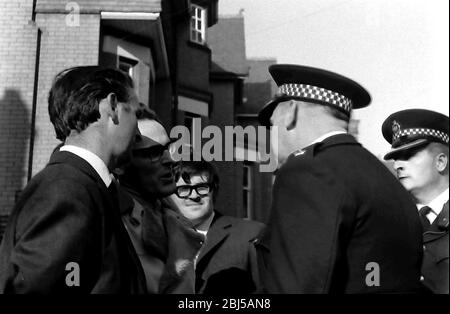 Police officers talk to members of the public at an anti racism demonstration in Leicester, England, United Kingdom, British Isles, in 1972. Stock Photo