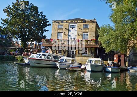 Head of the River Pub in Oxford, Oxfordshire, UK. View from the Oxford River Cruise boat trip. Stock Photo