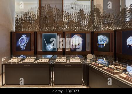 Table display. Bucherer Westfield London United Kingdom. Architect DULA 2018 Stock Photo Alamy