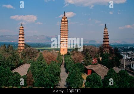 THREE PAGODAS SAN-TA, ERHAI LAKE IN THE BACKGROUND,  DALI, YUNNAN, CHINA Stock Photo