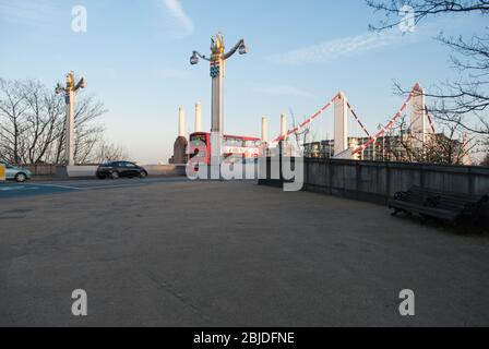 1930s Bridge Steel Structure Suspension Bridge Vertical Cables  Lights Chelsea Bridge, London by LCC Architects G. Topham Forrest E. P. Wheeler Stock Photo