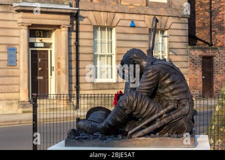 Wilfred Owen sculpture of WWI soldier 'Futility' by Jim Whelan, Hamilton Square, Birkenhead. Stock Photo