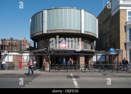 London Underground Warwick Road Entrance Rotunda Glass Concrete Earls Court Underground Station Earls Court Road, Earl's Court, London SW5 9AA Stock Photo