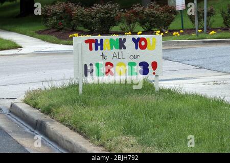 Annandale, VA, USA. 29th Apr, 2020. First Responders Honor Healthcare Workers during the coronavirus pandemic at Inova Fairfax Hospital in Annandale, Virginia on April 29, 2020. Credit: Mpi34/Media Punch/Alamy Live News Stock Photo