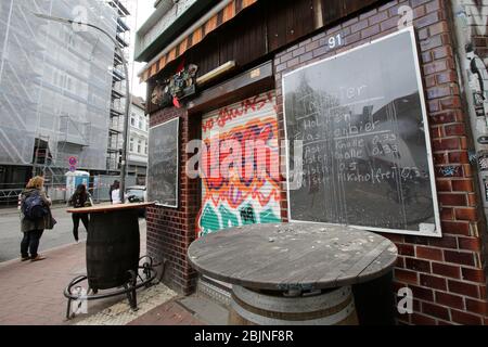 Hamburg, Germany. 28th Apr, 2020. The closed pub Gaststätte Möller at Spritzenplatz in Ottensen (Hamburg-Altona). Most of the restaurants, cafes and pubs in the Hanseatic city have closed due to the corona crisis. Credit: Bodo Marks/dpa/Alamy Live News Stock Photo