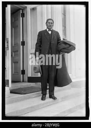 HOLLOW HORN BEAR, JR. AT WHITE HOUSE Stock Photo