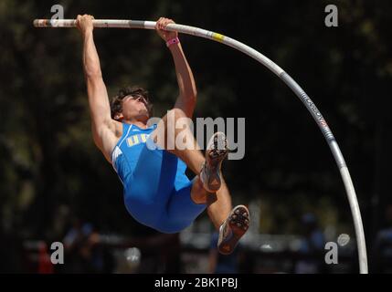 https://l450v.alamy.com/450v/2bk1pbj/stanford-united-states-06th-may-2007-casey-dicesare-of-ucla-cleared-15-3-465m-in-the-pole-vault-in-the-decathlon-in-the-pacific-10-conference-track-field-championships-at-stanford-universitys-cobb-track-angell-field-in-stanford-calif-on-sunday-may-6-2007-dicesare-placed-ninth-with-6468-points-photo-via-credit-newscomalamy-live-news-2bk1pbj.jpg