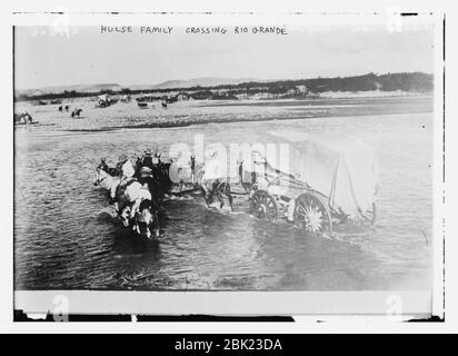 Hulse family crossing Rio Grande Stock Photo