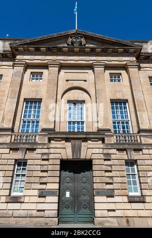 Entrance to High Court of Justiciary on Lawnmarket in Edinburgh Old Town, Scotland, UK Stock Photo