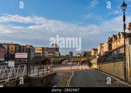 York, Kings Staith looking to Ouse bridge in autumn colours, River Ouse, Yorkshire, England, UK Stock Photo