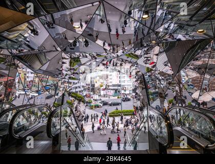 Reflections at Tokyu Plaza Shopping Centre Entrance, Tokyo, Japan Stock Photo