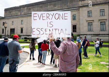 Trenton, NJ, USA. 1st May, 2020. May 1, 2020 - Trenton, NJ, United States: Protest to ReOpen New Jersey held in front of the New Jersey State Capitol and nearby War Memorial. They are pictured here in front of the War Memorial. Credit: Michael Brochstein/ZUMA Wire/Alamy Live News Stock Photo