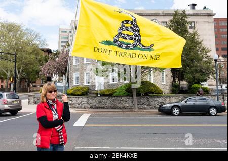 Trenton, U.S. 01st May, 2020. May 1, 2020 - Trenton, NJ, United States: Protest to ReOpen New Jersey held in front of the New Jersey State Capitol and nearby War Memorial. They are pictured here in front of the War Memorial. (Photo by Michael Brochstein/Sipa USA) Credit: Sipa USA/Alamy Live News Stock Photo