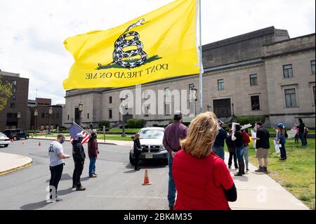 Trenton, NJ, USA. 1st May, 2020. May 1, 2020 - Trenton, NJ, United States: Protest to ReOpen New Jersey held in front of the New Jersey State Capitol and nearby War Memorial. They are pictured here in front of the War Memorial. Credit: Michael Brochstein/ZUMA Wire/Alamy Live News Stock Photo