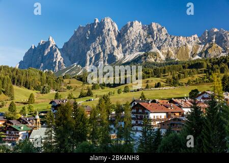 Monte Cristallo, and the Dolomite mountains near Cortina d'Ampezzo, Belluno, Italy Stock Photo