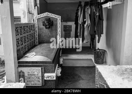 Living inside cemeteries, Manila, Philippines Stock Photo