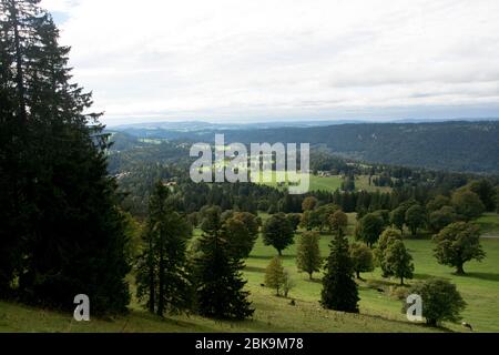 Hochebene von Les Pontins am Fuss des Chasseral im gleichnamigen Naturpark Stock Photo