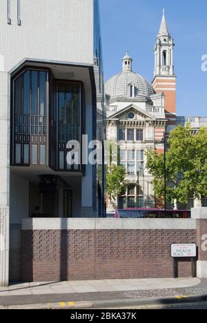 Religious Architecture Ismaili Community Hub Ismaili Centre 1-7 Cromwell Gardens, South Kensington, London SW7 Sir Hugh Casson Conder Partnership Stock Photo