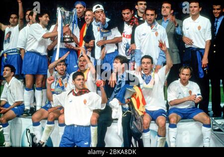 Parc des Princes Paris France 10.5.1995, Football: UEFA Cup Winners’ Cup Season 1994/95 Final, Real Zaragoza (ZAR) vs Arsenal London (ARS) 2:1 — Team Zaragoza with the cup Stock Photo