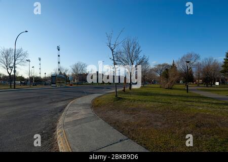 MONTREAL, CANADA - APRIL 28, 2020: During Covid19 lockdown, Boulevard Rosemont clearly shows the impact of the pandemic on the traffic on one of the m Stock Photo